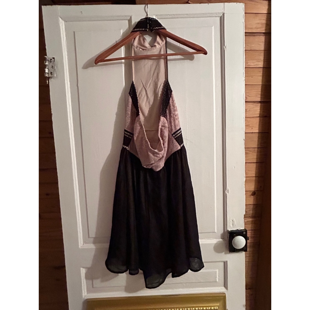 Venus Black halter dress - Picture 3 of 4
